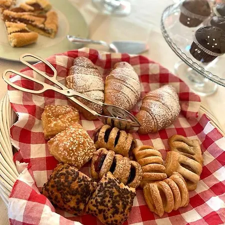 Couette-café Poggio Degli Olivi 3*